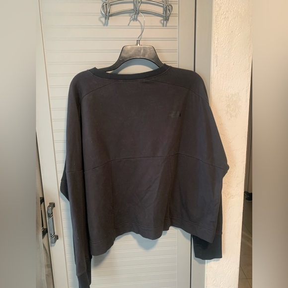 The North Face Train N Logo Crop Pullover Size XL EUC Never Worn - Picture 13 of 15